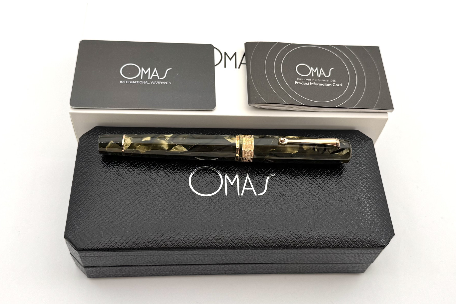 OMASParagonFountainPeninSaftGreenwithRoseGoldTrim_C